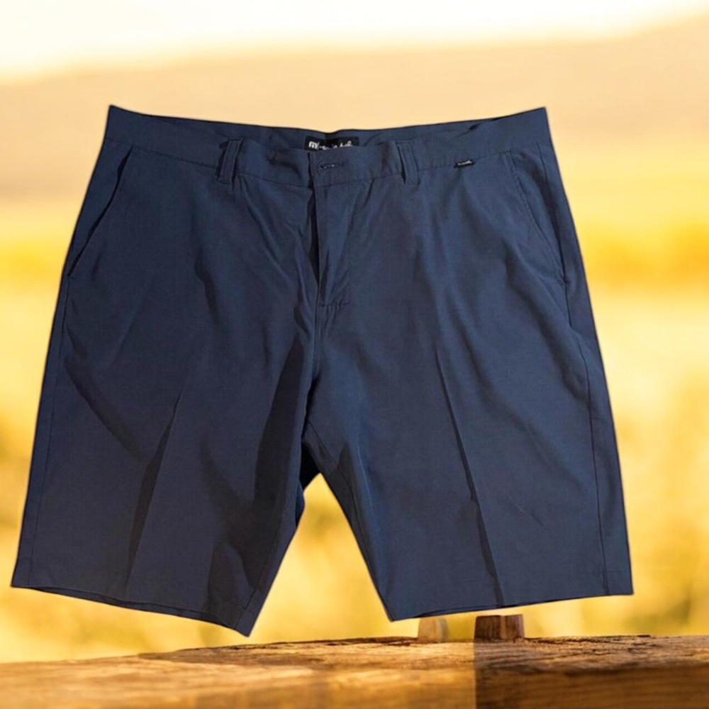 TRAVIS MATHEW Mens 40” Waist Golf shorts